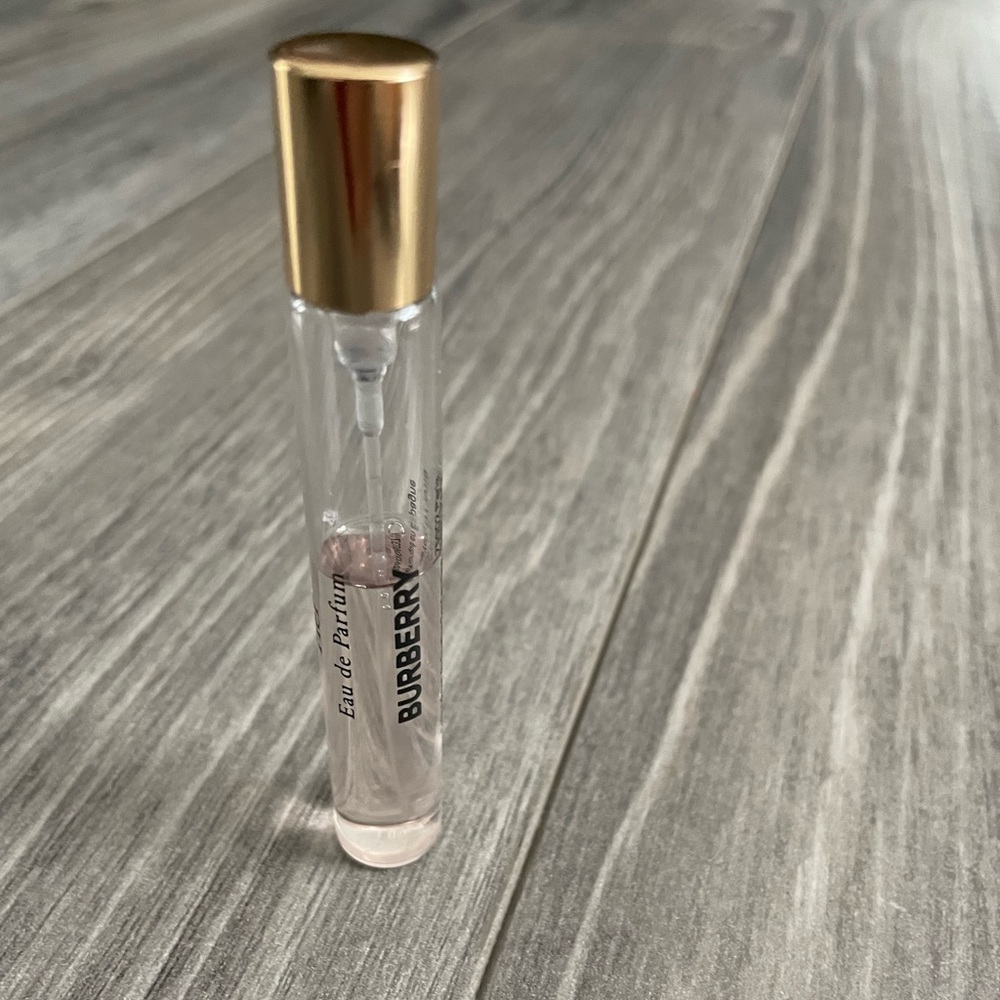Her Burberry 5ml? No size on bottle